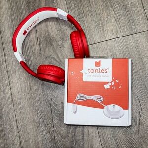 NEW Tonies USB Charging Station & Red Child Headphones